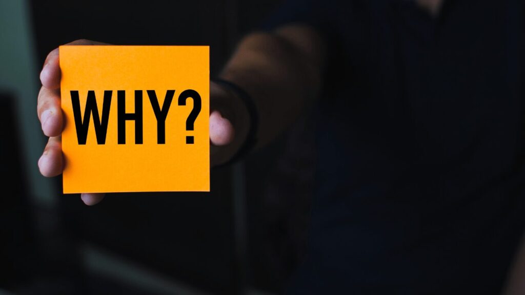 whyと書かれた看板